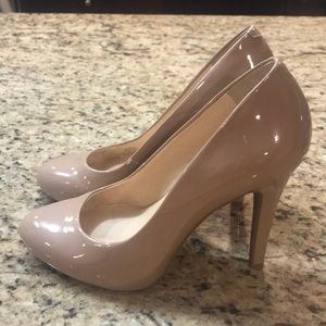 Jessica Simpson size 5 pumps